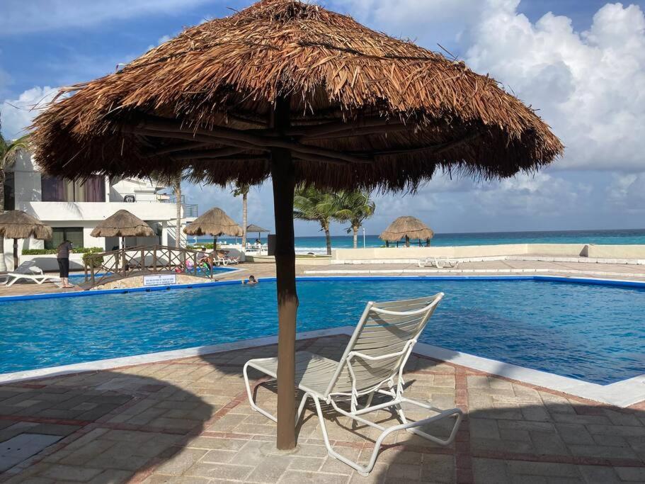 Cancun Oceanfront, Entire Apartment Exterior photo