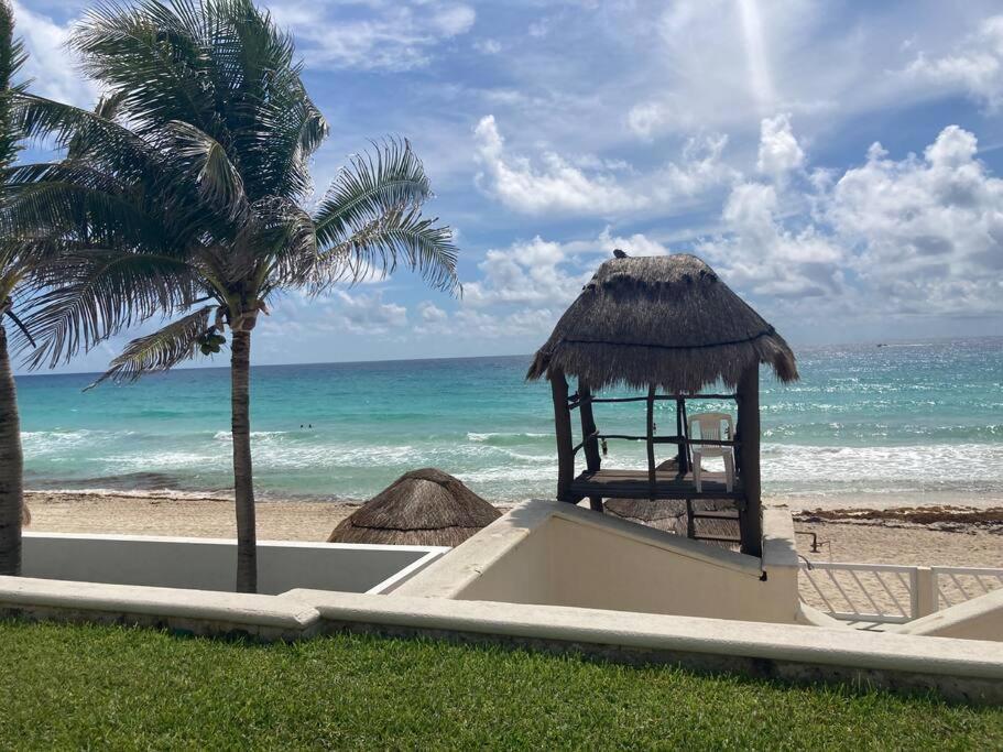 Cancun Oceanfront, Entire Apartment Exterior photo