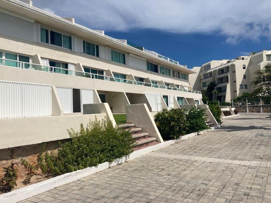 Cancun Oceanfront, Entire Apartment Exterior photo